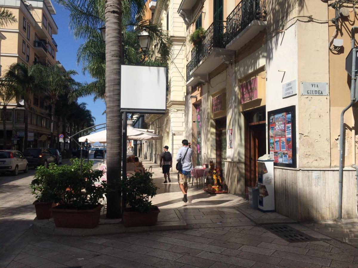 Benvenuti Al Sud Bed & Breakfast Brindisi Bagian luar foto
