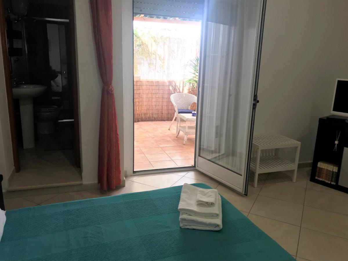 Benvenuti Al Sud Bed & Breakfast Brindisi Bagian luar foto