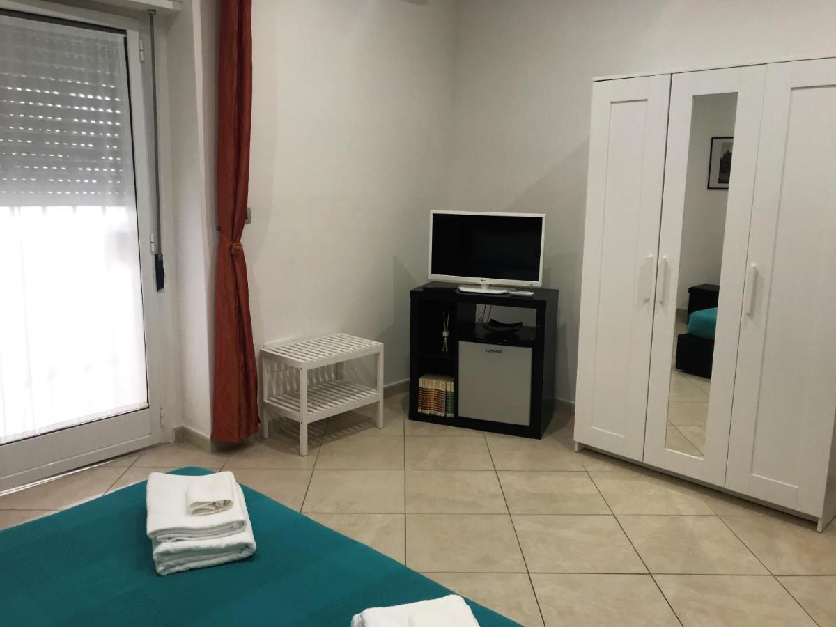 Benvenuti Al Sud Bed & Breakfast Brindisi Bagian luar foto