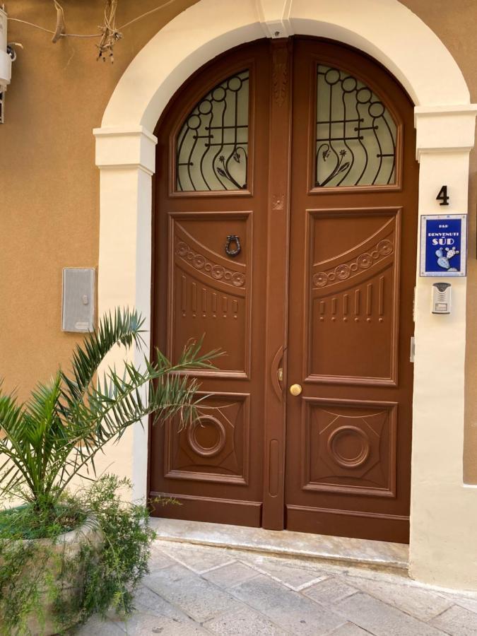 Benvenuti Al Sud Bed & Breakfast Brindisi Bagian luar foto